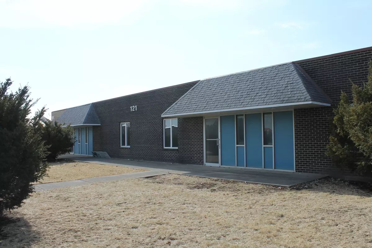 Dekalb, IL 60115,121 Industrial Drive