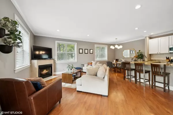 Chicago, IL 60647,2217 N Oakley Avenue #1N