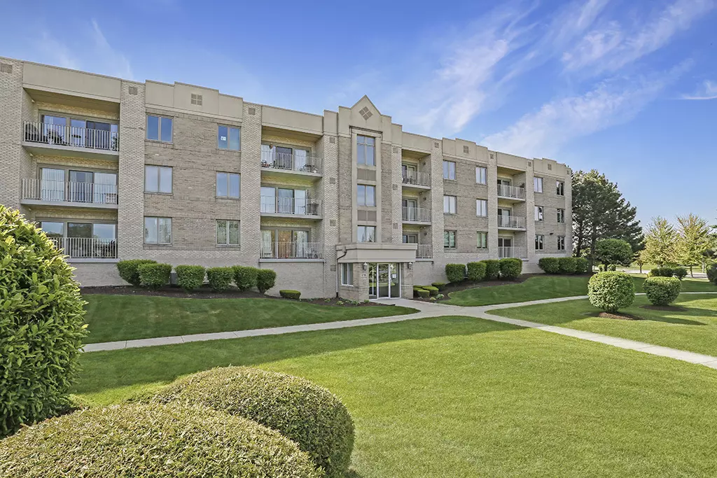 Orland Park, IL 60462,15705 Ravinia Avenue #102