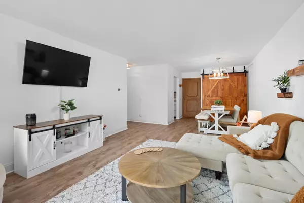 Elk Grove Village, IL 60007,540 BIESTERFIELD Road #104A