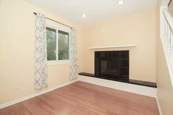 Palatine, IL 60067,260 W GOLFVIEW Terrace