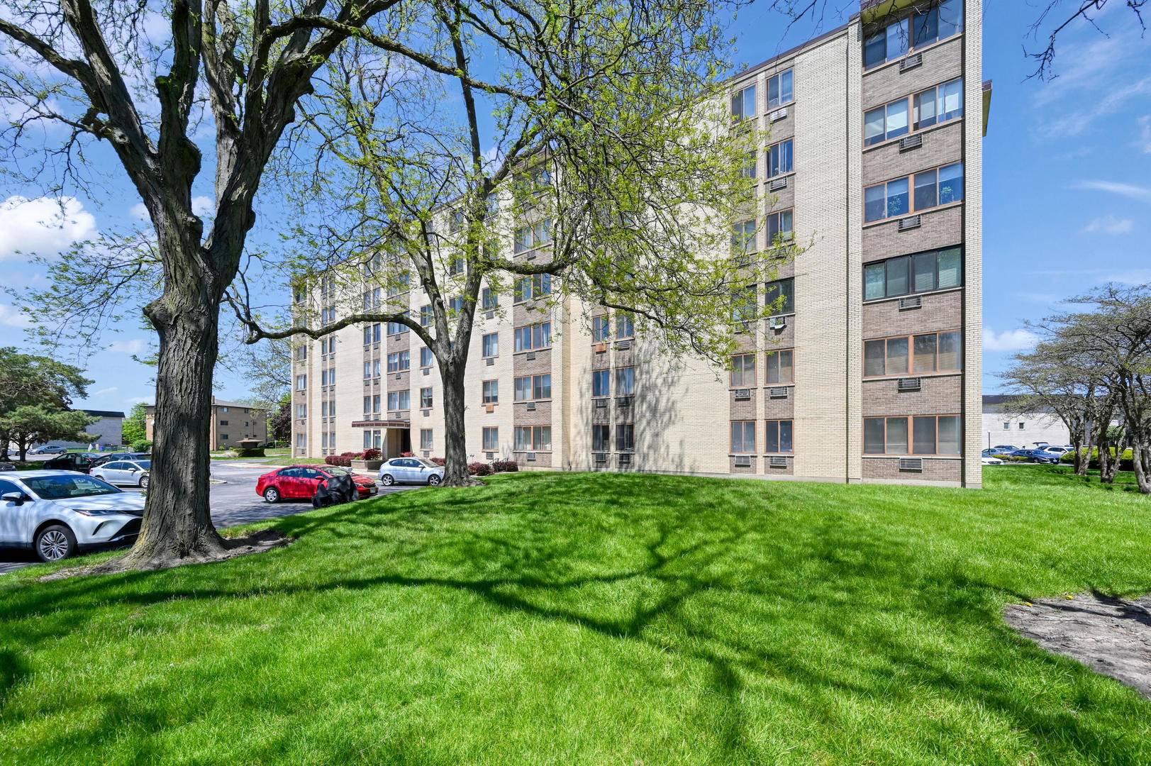 Oak Lawn, IL 60453,9725 S Karlov Avenue #610