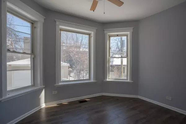 Chicago, IL 60628,18 W 109th Street