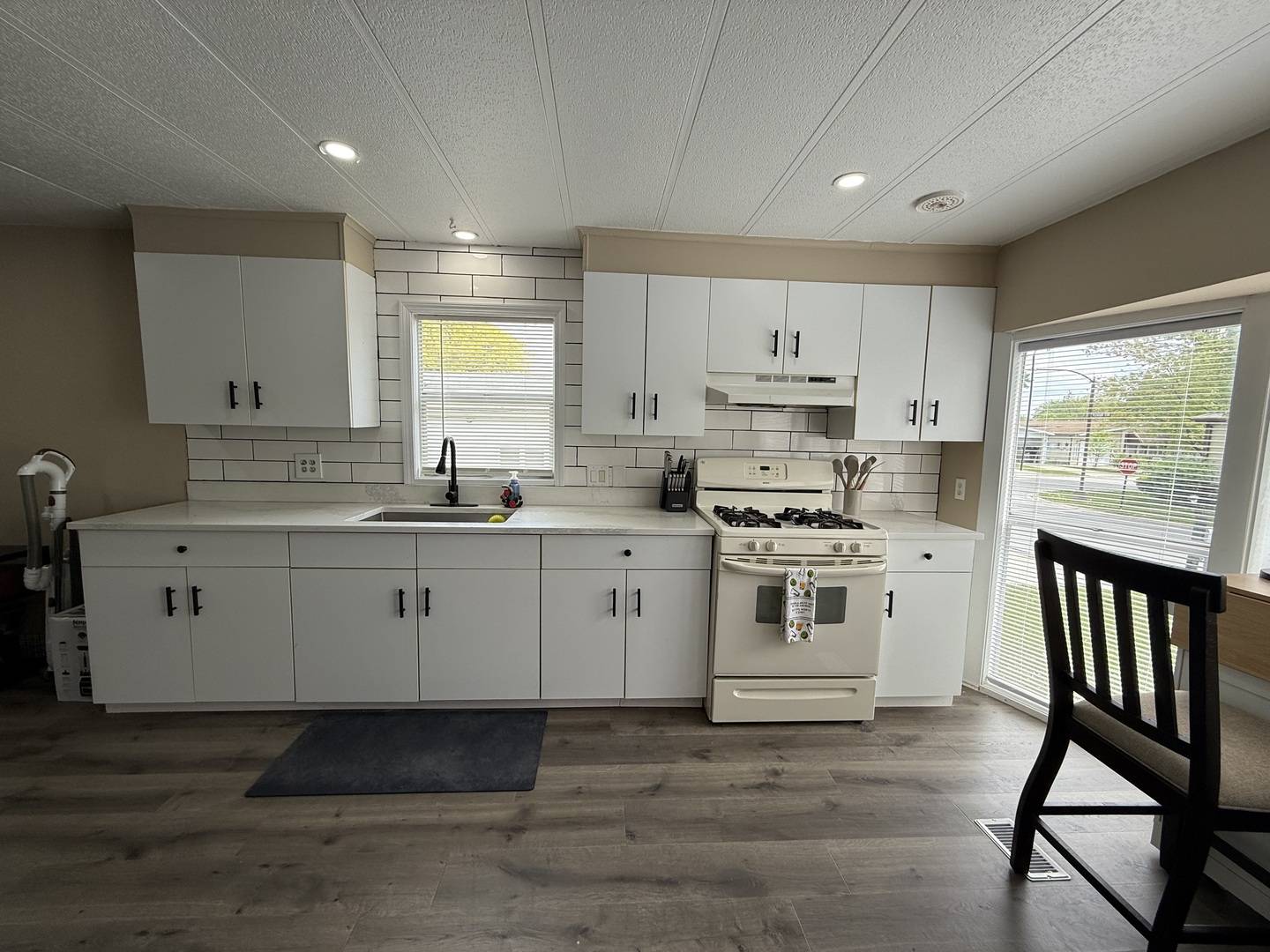 Matteson, IL 60443,325 Pleasant Terrace