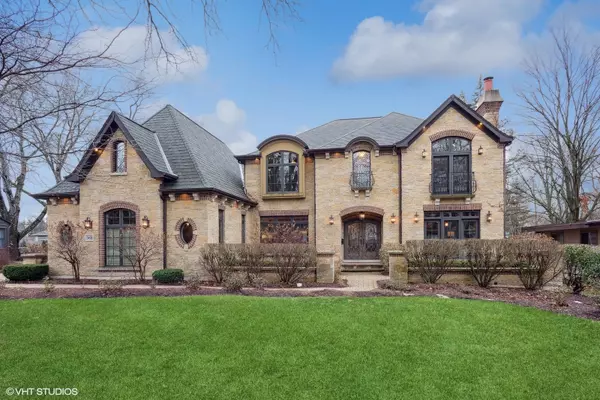 Glen Ellyn, IL 60137,569 FAIRVIEW Avenue