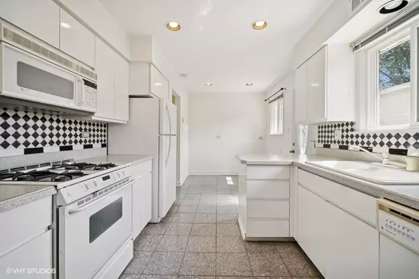 Morton Grove, IL 60053,7618 Beckwith Road
