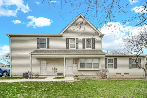 2301 Knollwood Circle,  Schaumburg,  IL 60194