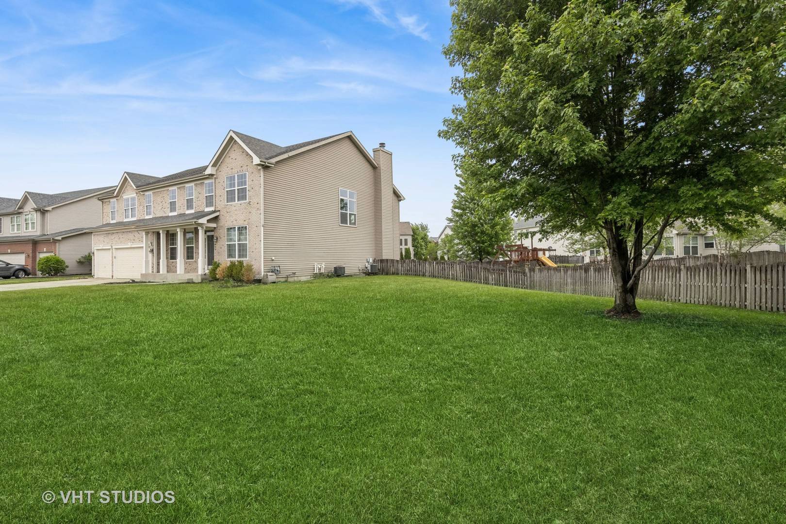 Oswego, IL 60543,635 Mansfield Way