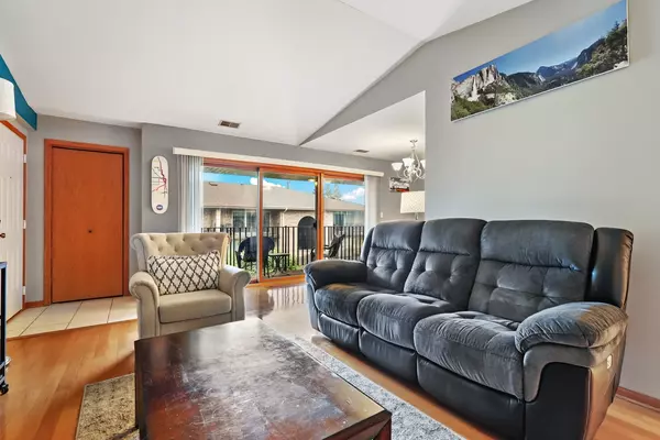 Chicago Ridge, IL 60415,10248 Southwest Highway #3C