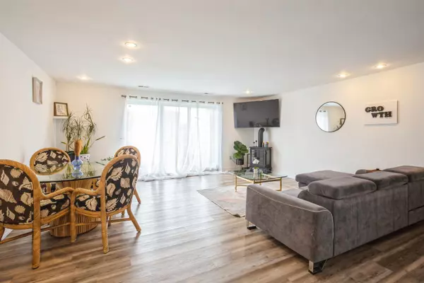 Mount Prospect, IL 60056,1727 W CRYSTAL Lane #212