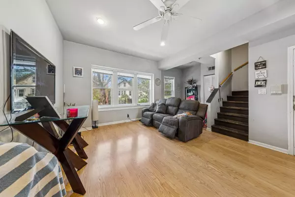 Chicago, IL 60614,2443 N MARSHFIELD Avenue