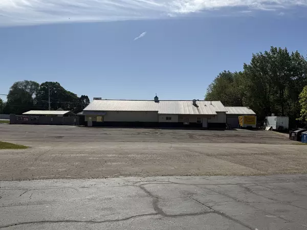 Freeport, IL 61032,2143 - 2145 W Galena Avenue