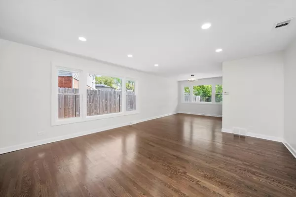 Dolton, IL 60419,15631 Dobson Avenue