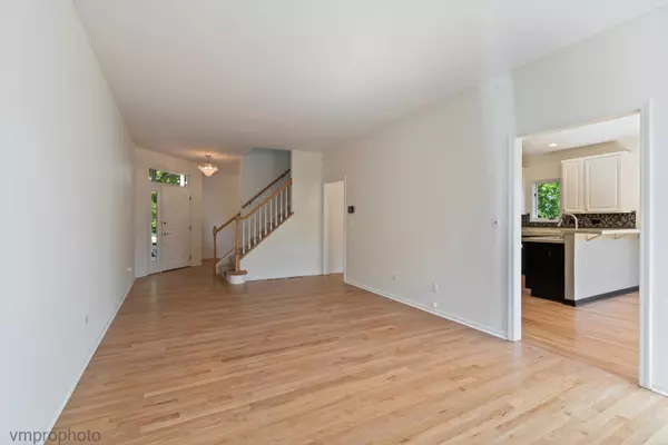 Cary, IL 60013,231 CHARLOTTE Court #231