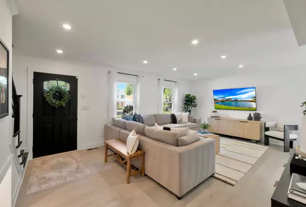 Bartlett, IL 60103,1218 S Appletree Lane