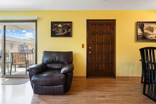 Chicago, IL 60630,5326 W Windsor Avenue #3F