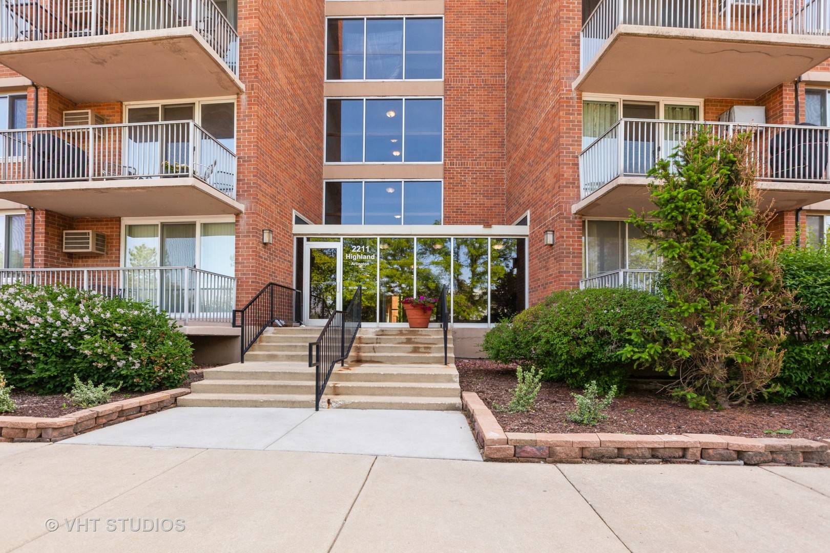 Lombard, IL 60148,2211 S Highland Avenue #4B