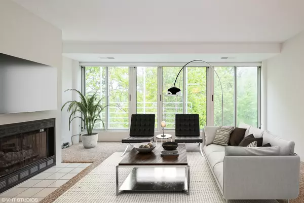 Evanston, IL 60201,2525 Wellington Court #307