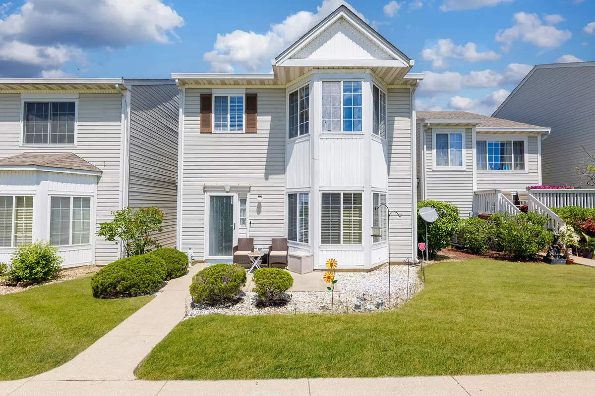 Bolingbrook, IL 60440,353 Evening Star Court #353