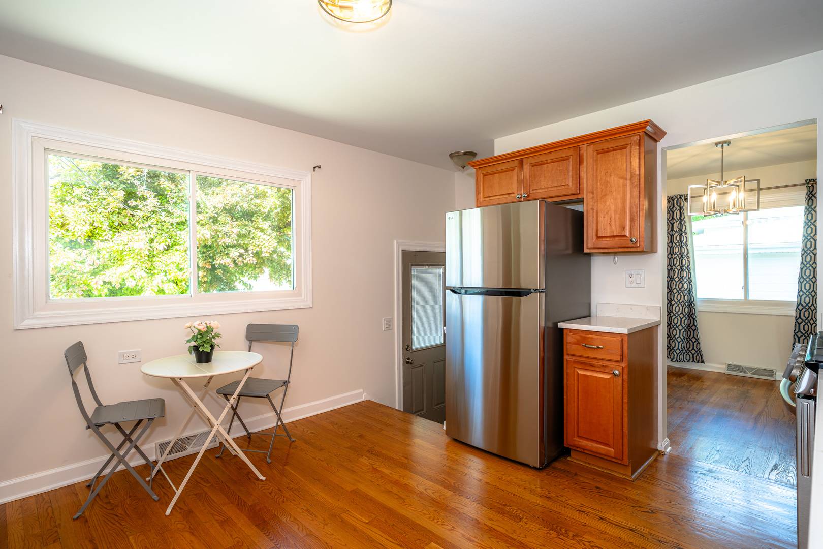Mount Prospect, IL 60056,408 E GARWOOD Avenue