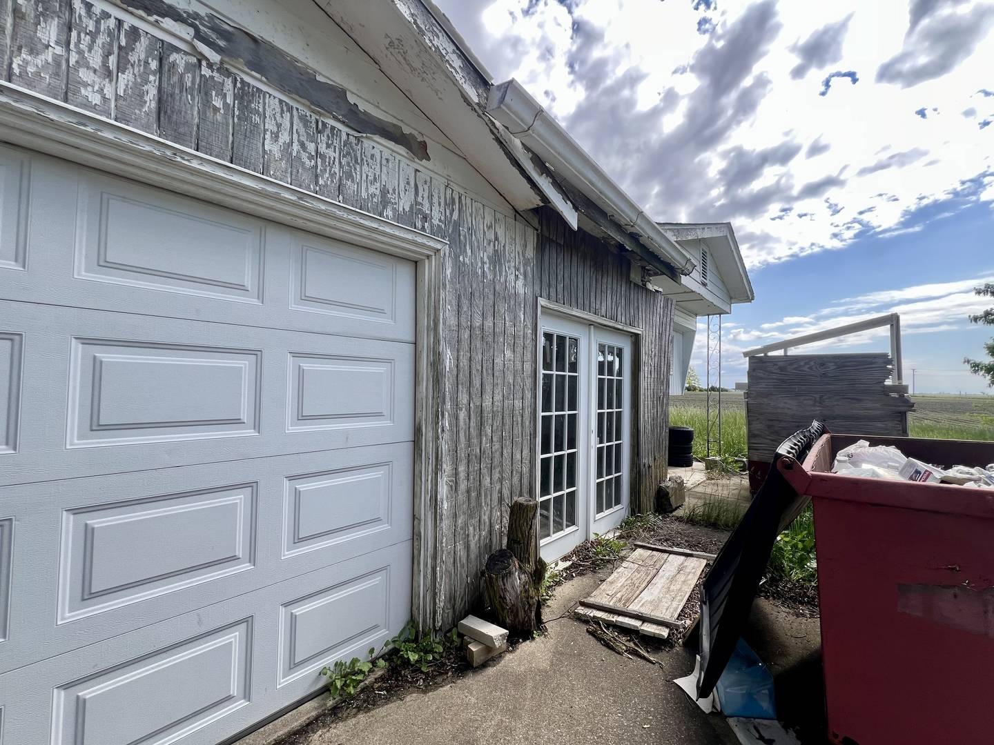 Roberts, IL 60962,206 E Maple Street