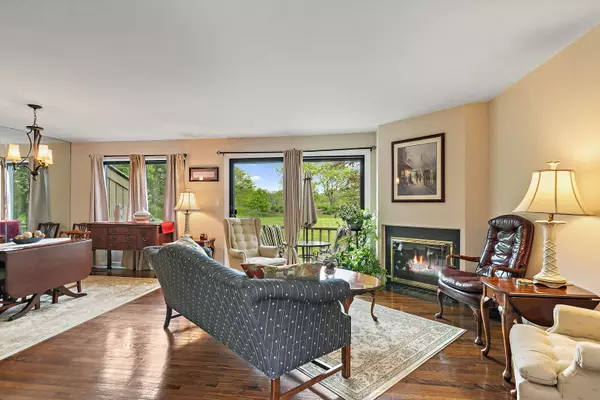 Lake Barrington, IL 60010,519 Old Barn Road