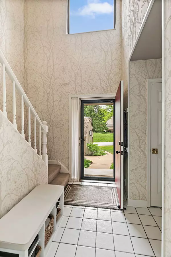 Lake Barrington, IL 60010,519 Old Barn Road