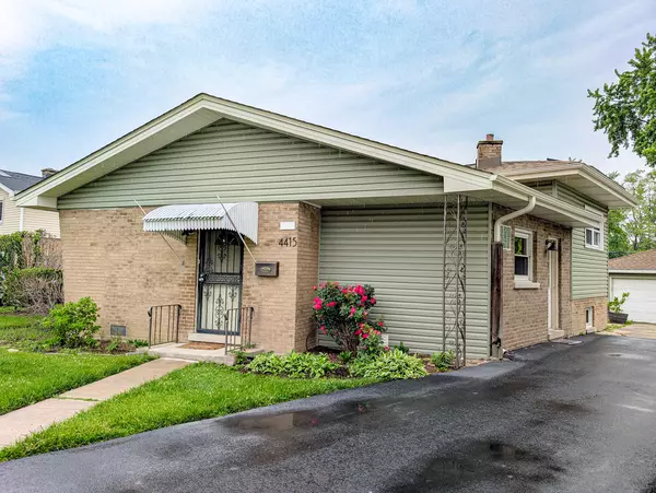 Hillside, IL 60162,4415 Idlewild Lane