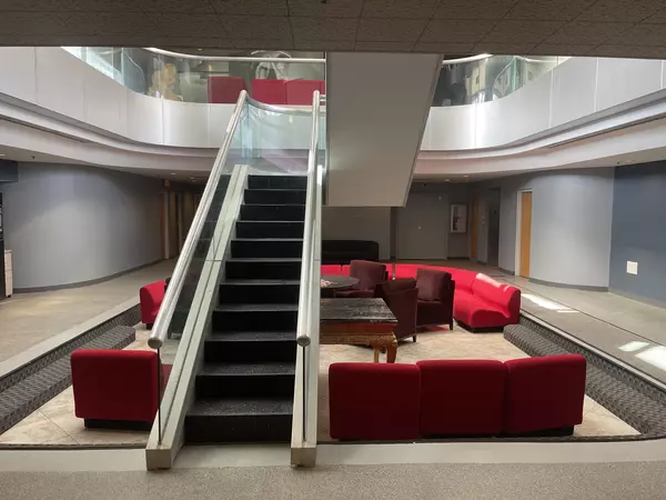 Arlington Heights, IL 60005,1700 W Central Road