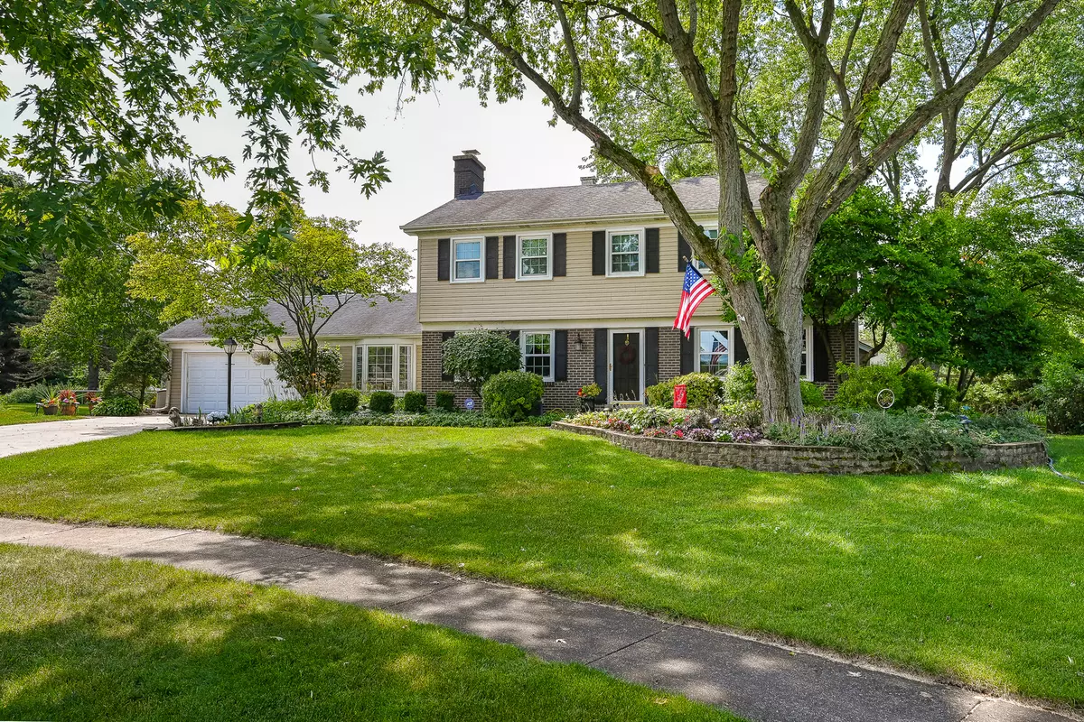 Wheaton, IL 60189,25W651 Towpath Court