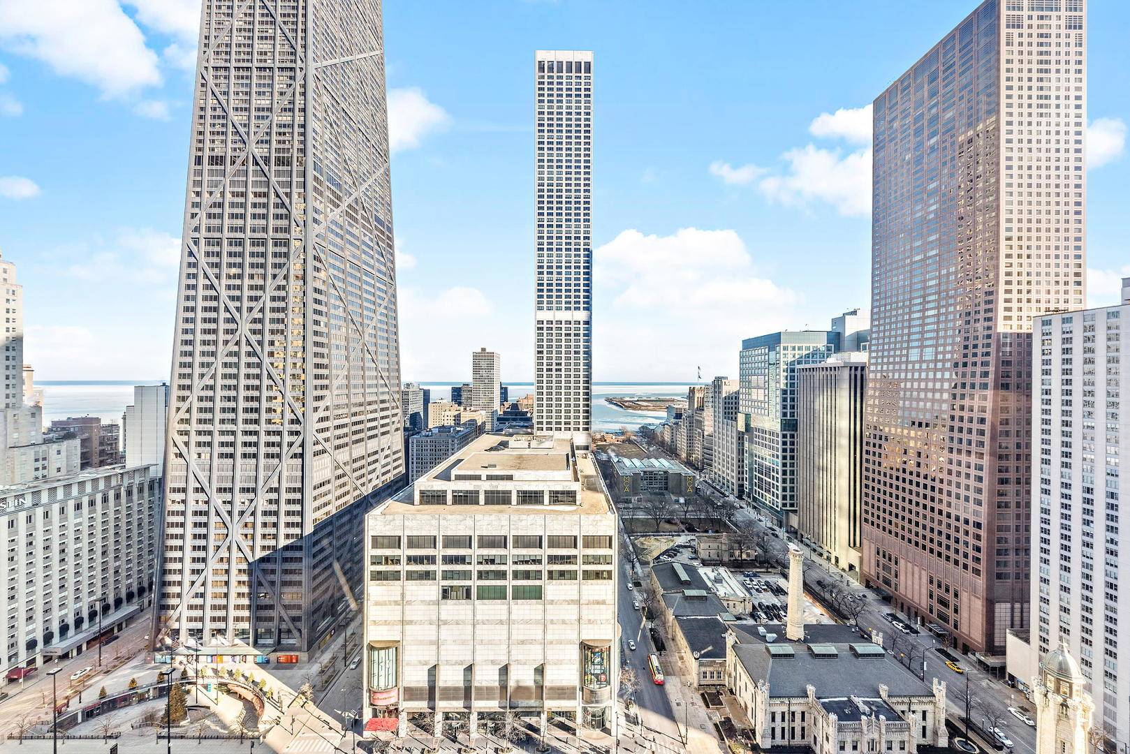 Chicago, IL 60611,111 E Chestnut Street #33F