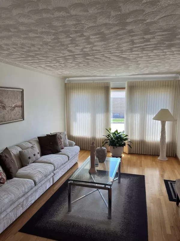 Chicago, IL 60620,2336 W 81st Street