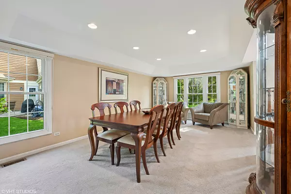 Buffalo Grove, IL 60089,2122 Birchwood Lane