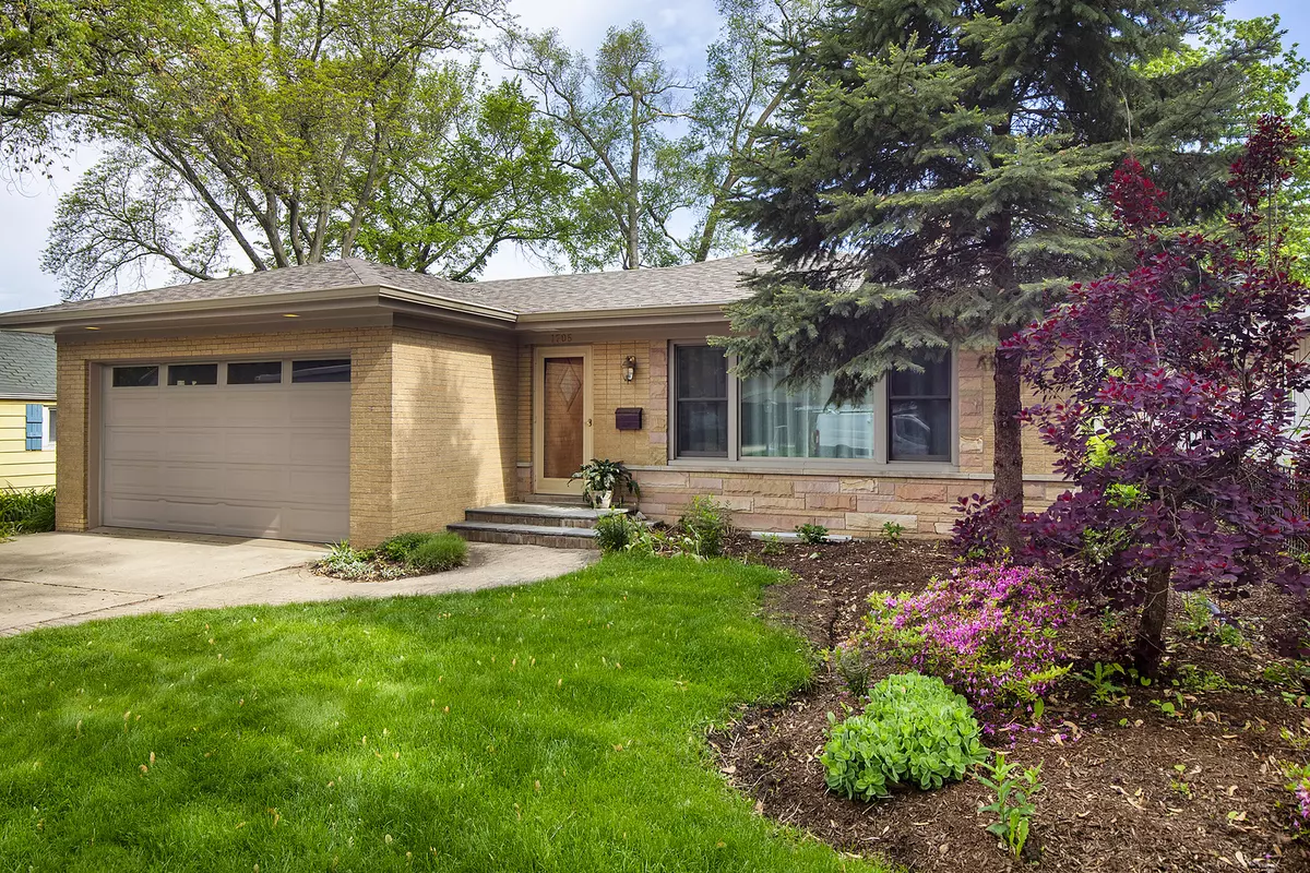 Northbrook, IL 60062,1706 Elm Avenue