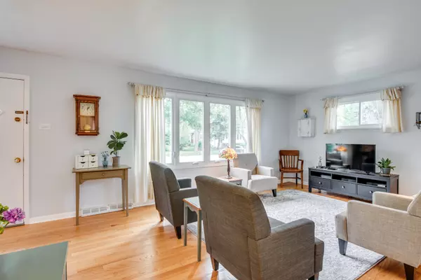 Westmont, IL 60559,128 Roslyn Road