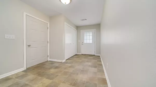 Belvidere, IL 61008,677 Southtowne Drive #1