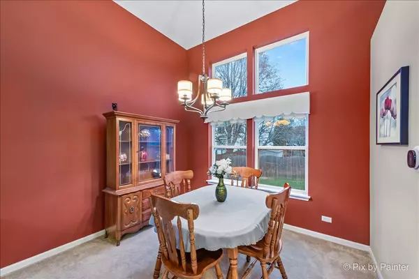 South Elgin, IL 60177,553 S Haverhill Lane
