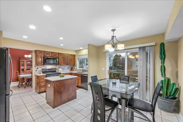South Elgin, IL 60177,553 S Haverhill Lane