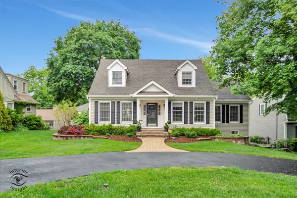 616 E Hillside Avenue, Barrington, IL 60010