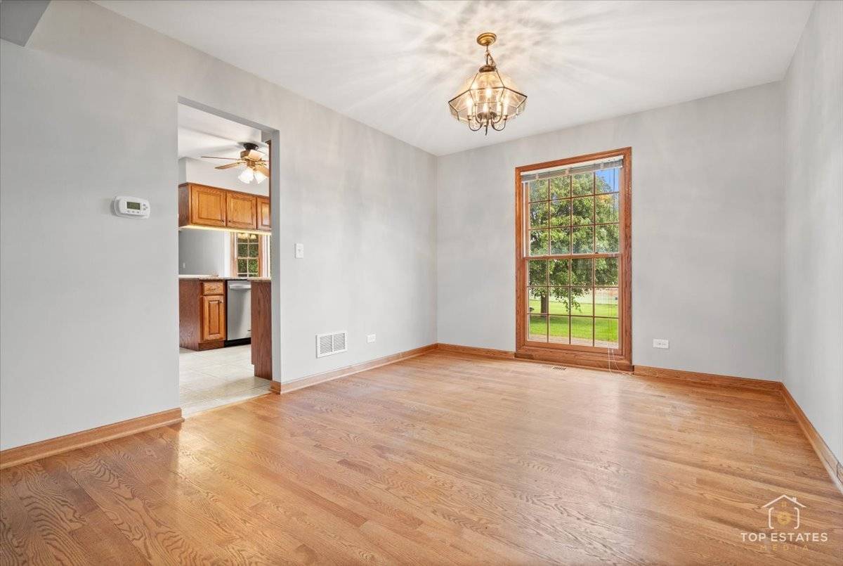 Addison, IL 60101,1421 Golden Gate Drive