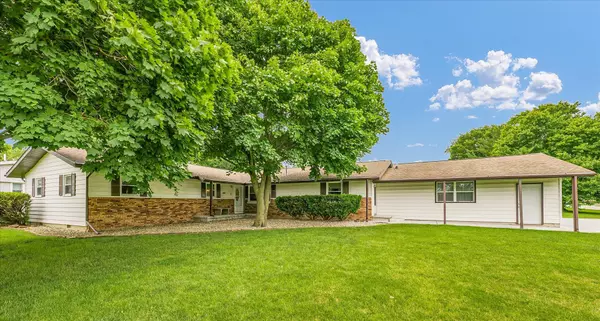 Champaign, IL 61822,2908 Rolling Acres Drive