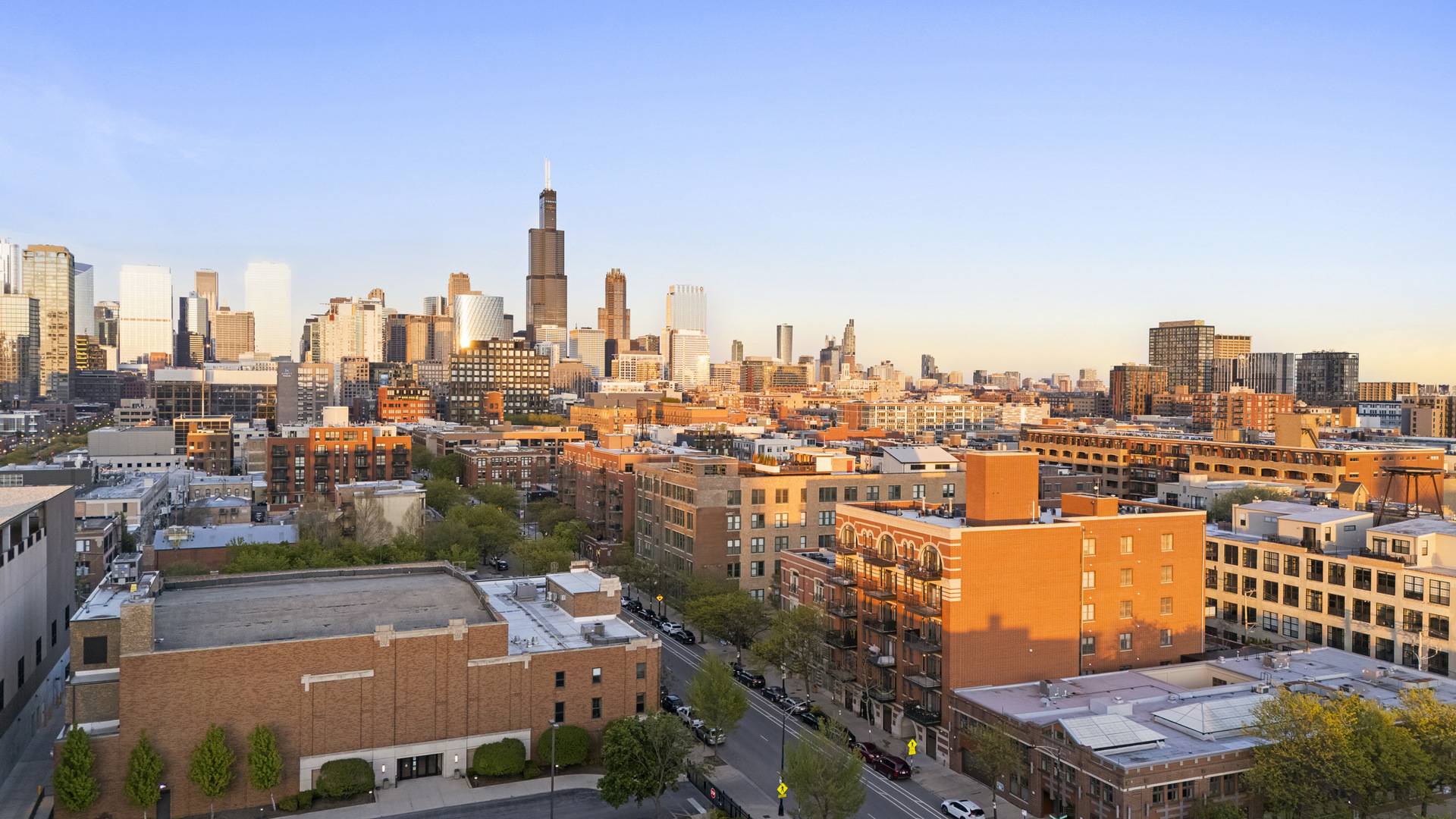 Chicago, IL 60607,1355 W WASHINGTON Boulevard #4D