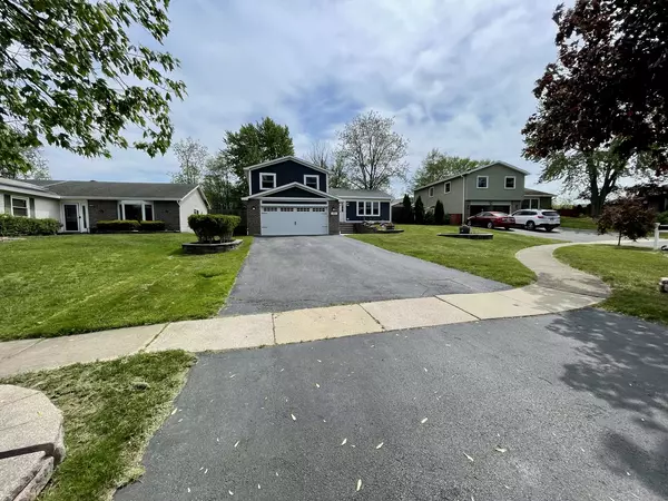 Bartlett, IL 60103,1051 Knollwood Lane