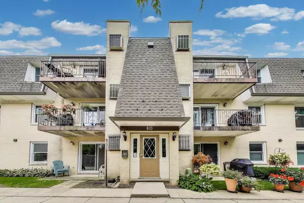 Mount Prospect, IL 60056,810 N River Road #1C