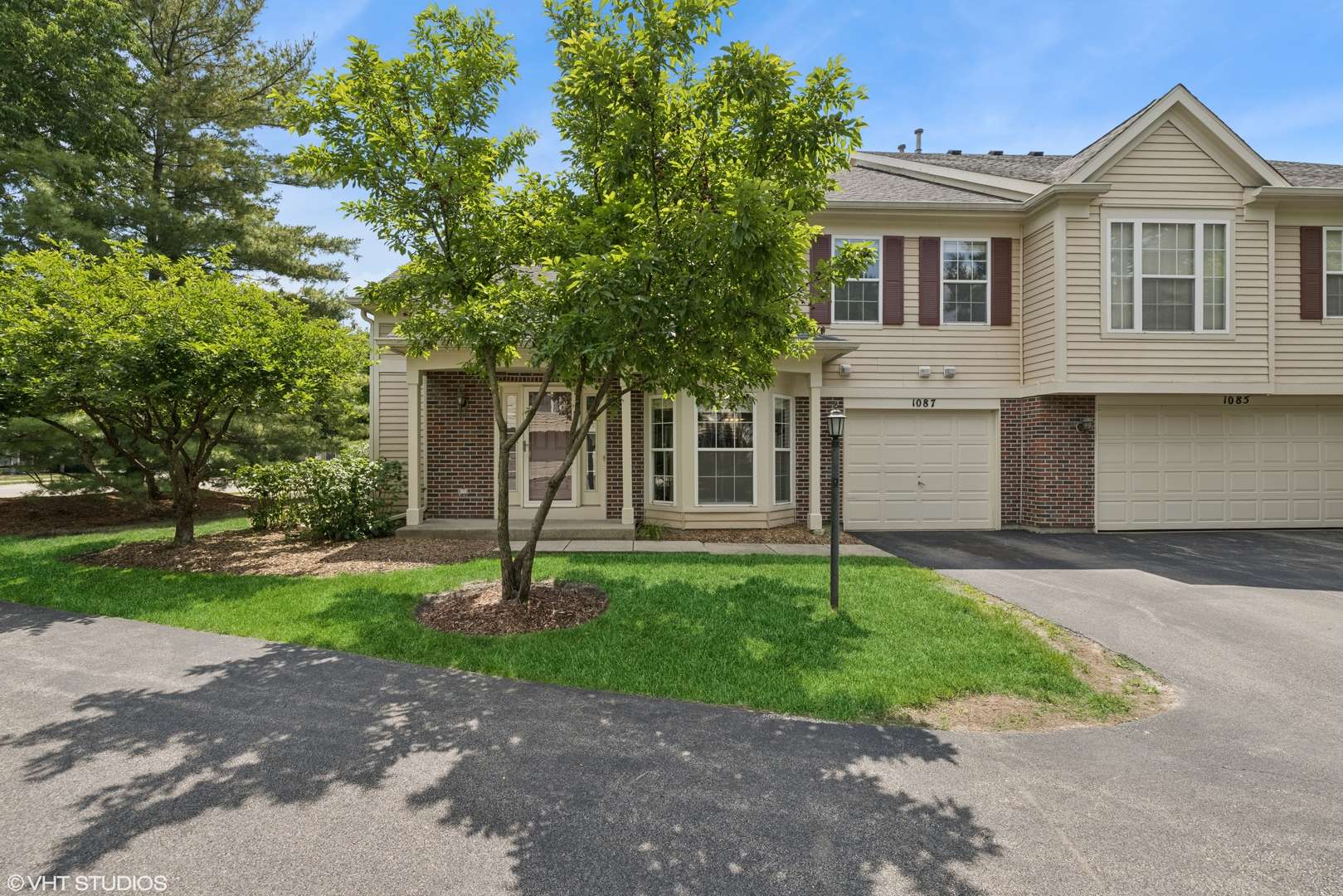 1087 Huntwyck Court, Elgin, IL 60120