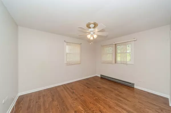 Waukegan, IL 60085,948 Carney Avenue