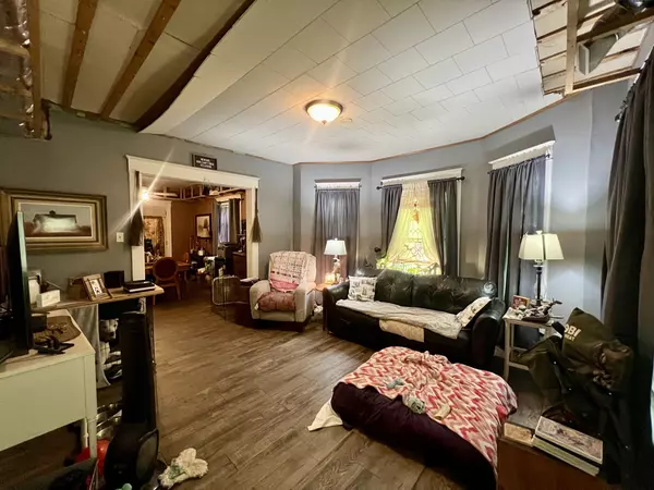 Broadlands, IL 61816,207 W 2nd Street