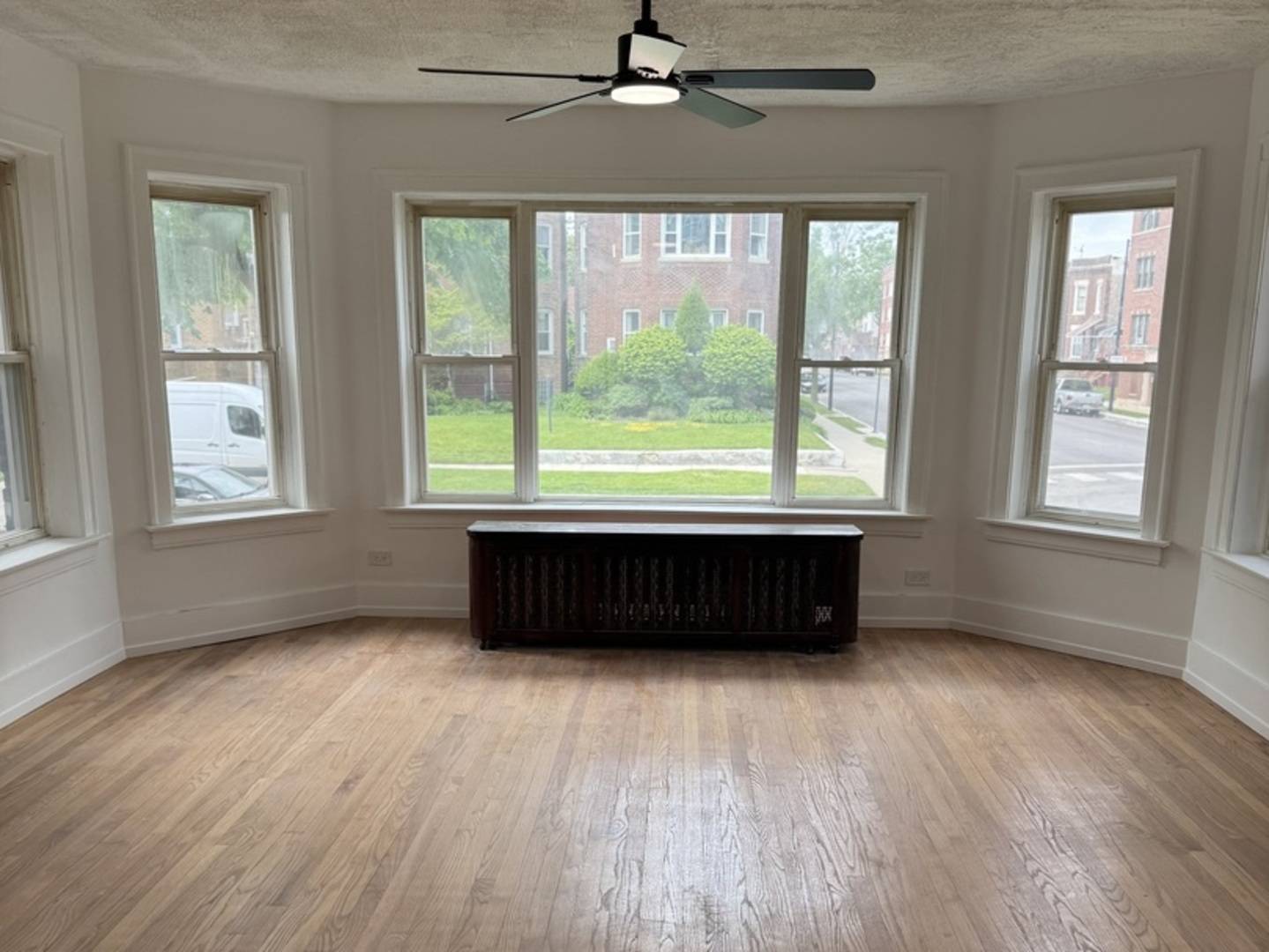 Chicago, IL 60649,7301 S Constance Avenue #1