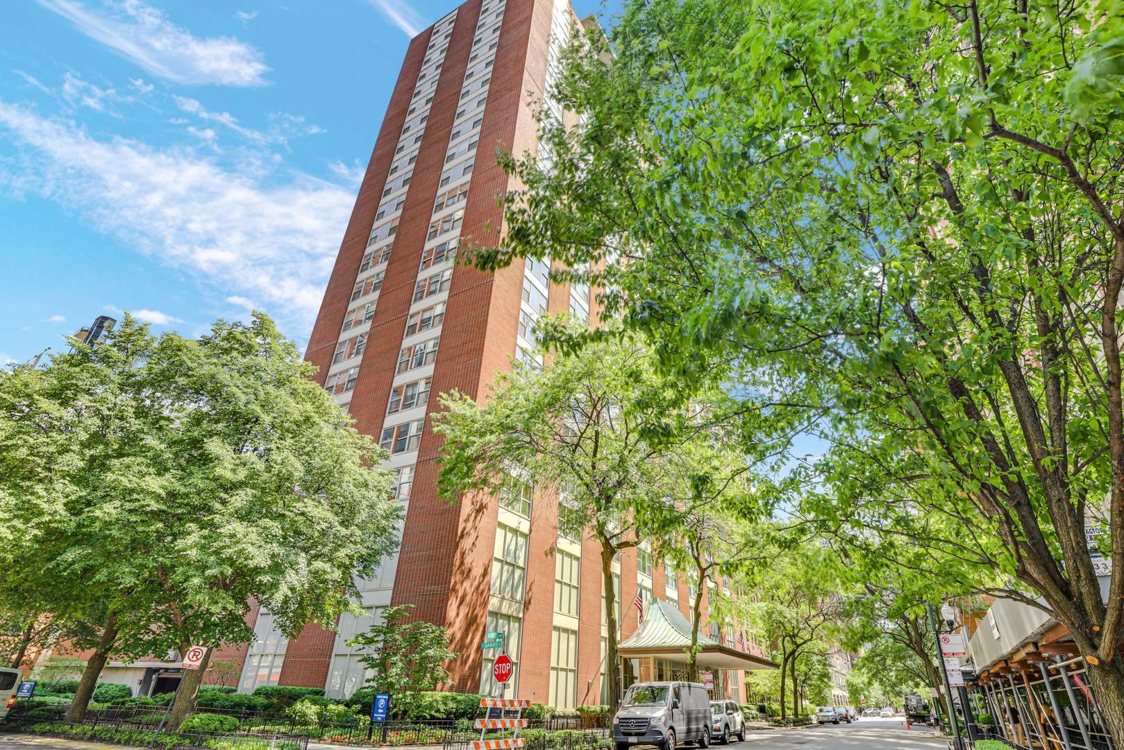 1325 N State Parkway #17C, Chicago, IL 60610
