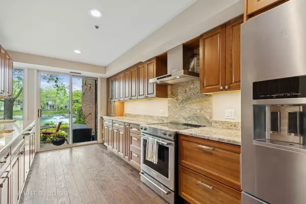 Northfield, IL 60093,1030 Arbor Lane #103